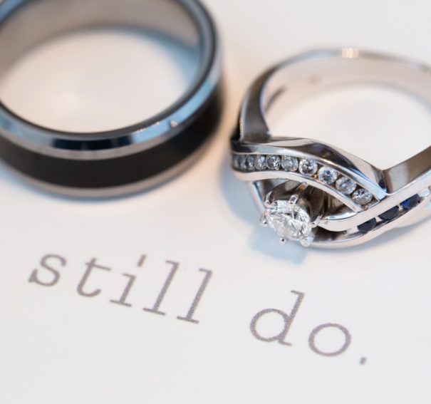 Learn The Art Of Buying Gifts For Wedding Anniversary
