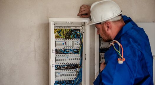 Get Office Electrical Services By Using Expert Commercial Electricians