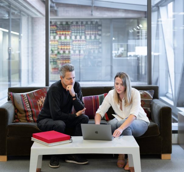What Should You Look For In When Hiring The Best Estate Agents?