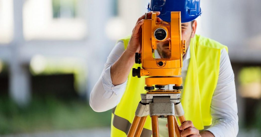 Why To Hire Experienced Surveyor For Residential Or Commercial Units?
