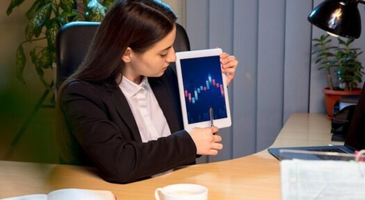 Stay Ahead of the Game: How Top Trading app in India Give You an Edge