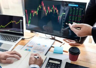 How Interest Rate Hikes Affect Small Business Loans